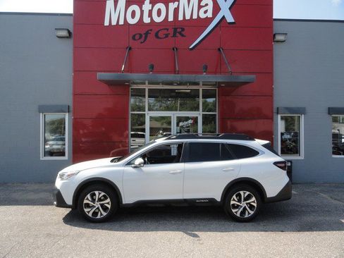 Used 2022 Subaru Outback Limited image 2