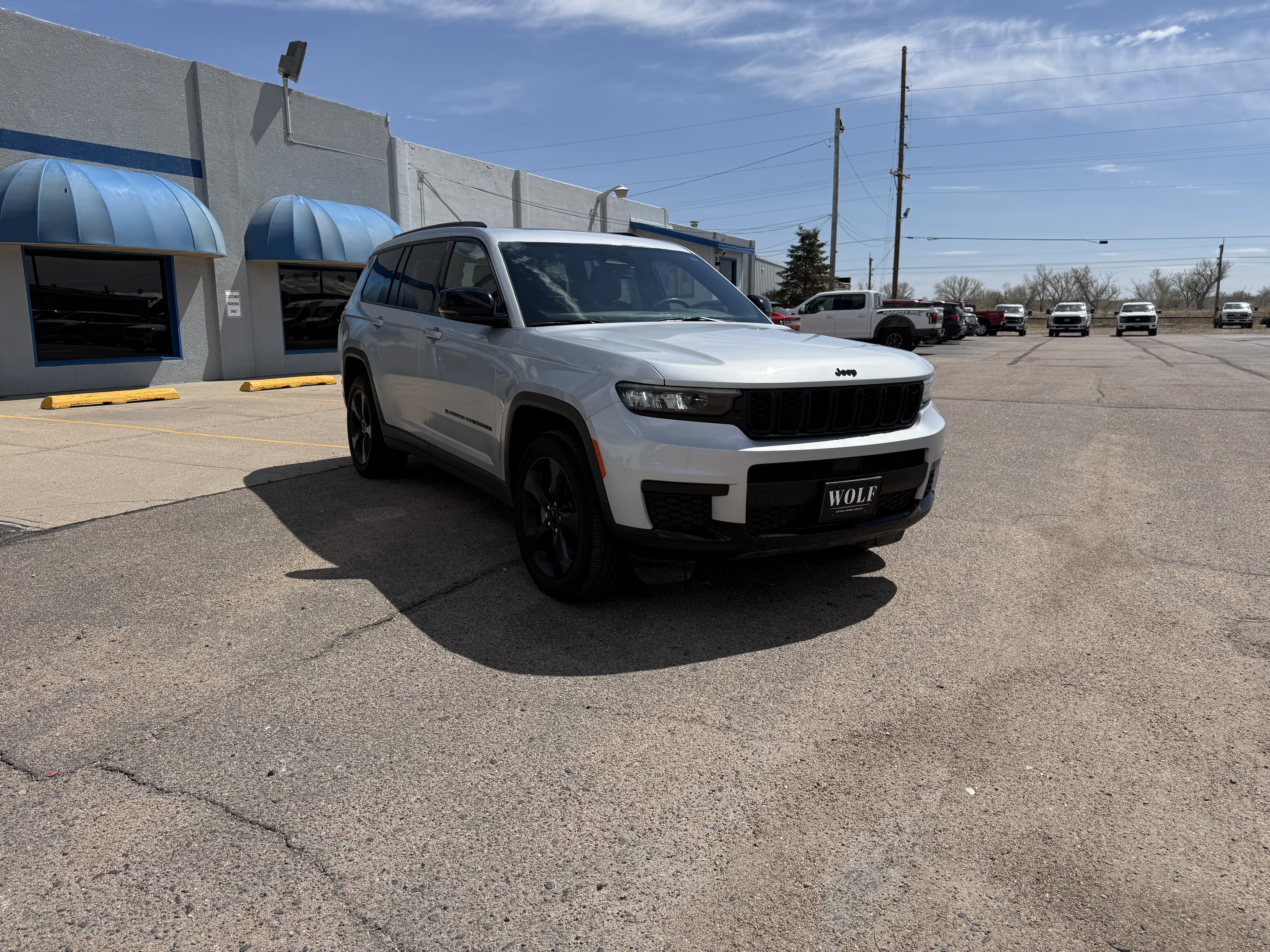 Used 2023 Jeep Grand Cherokee L Laredo AWD/4WD image 3