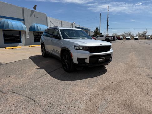Used 2023 Jeep Grand Cherokee L Laredo AWD/4WD image 3