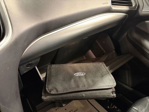 Used 2019 Ford Edge Titanium image 34