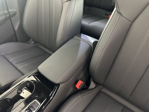 New 2025 Audi Q6 e-tron Premium Plus image 19