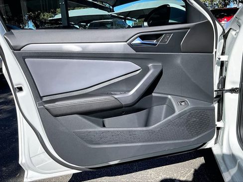 New 2026 Volkswagen Jetta SE image 10