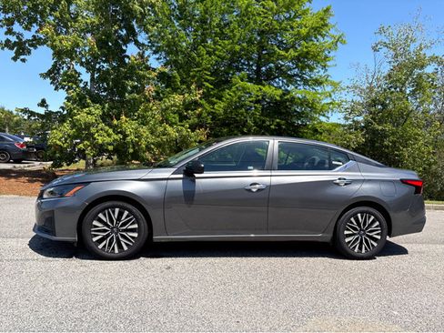 Certified 2025 Nissan Altima 2.5 SV FWD image 21