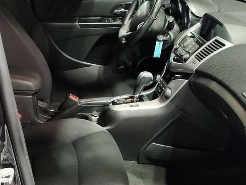 Used 2014 Chevrolet Cruze LT FWD image 12
