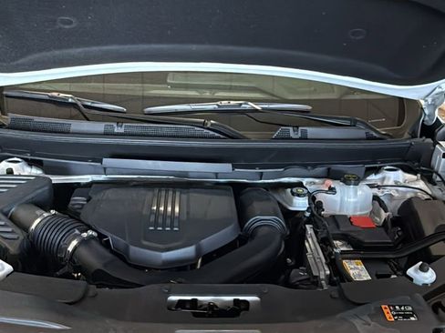 Used 2025 GMC Acadia Elevation w/ Elevation Premium Package image 11