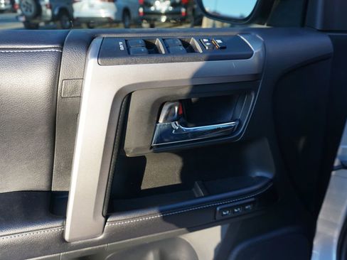 Used 2018 Toyota 4Runner Limited image 3