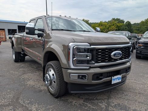 Used 2026 Ford F450 Platinum w/ Platinum Plus Package AWD/4WD image 1