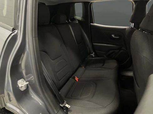 Used 2022 Jeep Renegade Latitude image 28