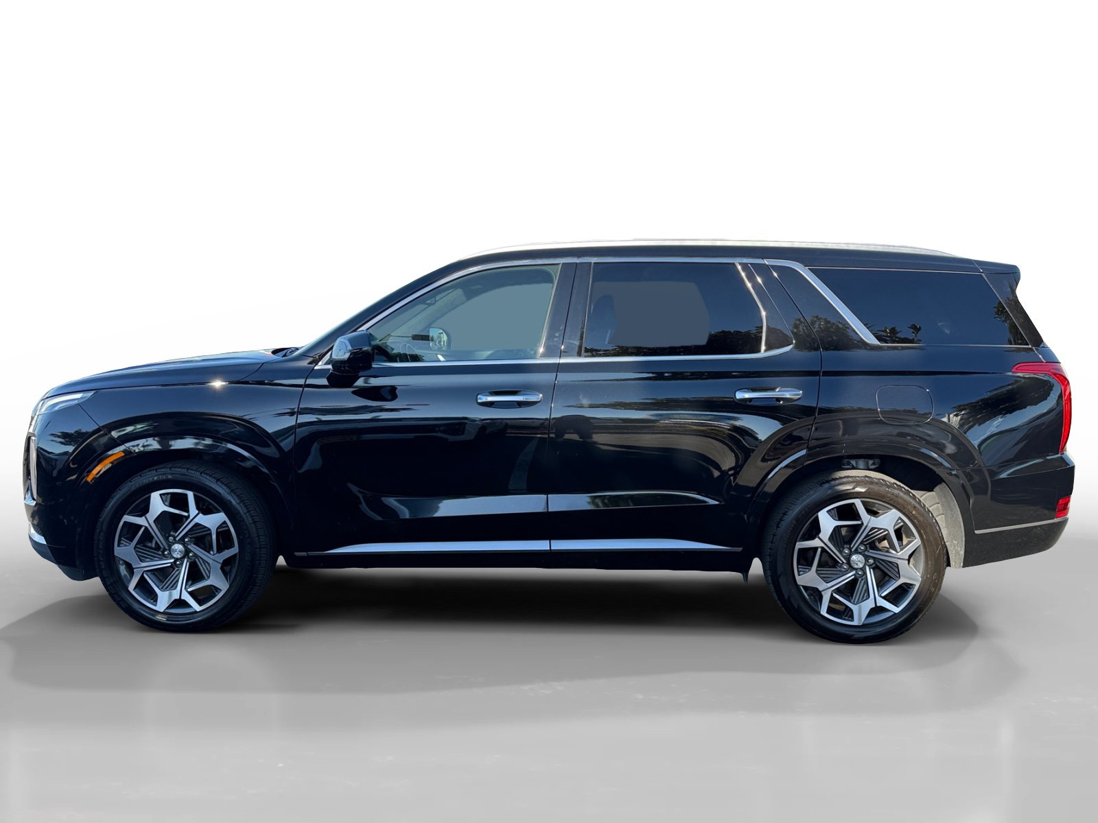 Used 2022 Hyundai Palisade Calligraphy w/ Cargo Package FWD image 2