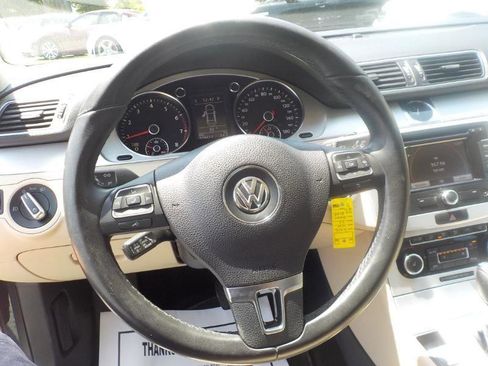 Used 2012 Volkswagen CC Lux FWD image 11