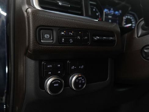 Used 2021 GMC Yukon XL Denali AWD/4WD image 27