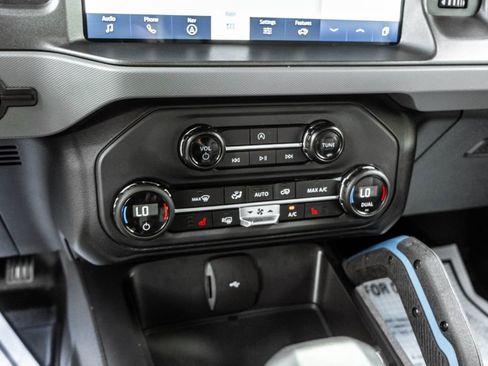Used 2024 Ford Bronco Black Diamond AWD/4WD image 20