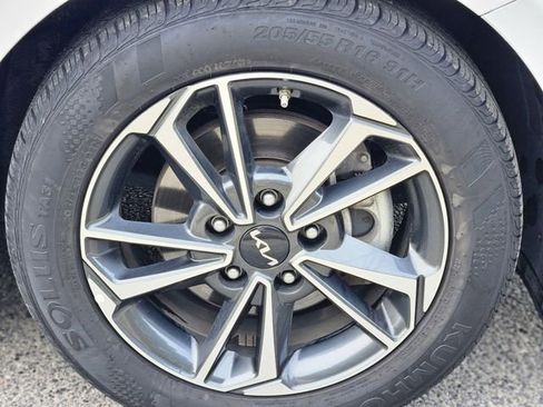 Used 2024 Kia Forte LXS FWD image 10