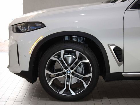 Used 2026 BMW X5 sDrive40i w/ Executive Package image 4