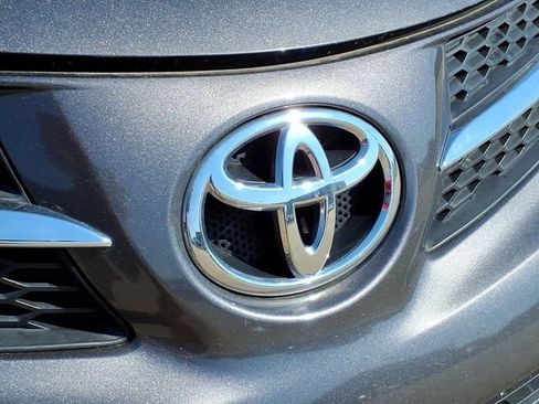 Used 2015 Toyota RAV4 LE FWD image 24