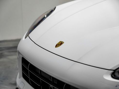 Used 2022 Porsche Cayenne Turbo image 29