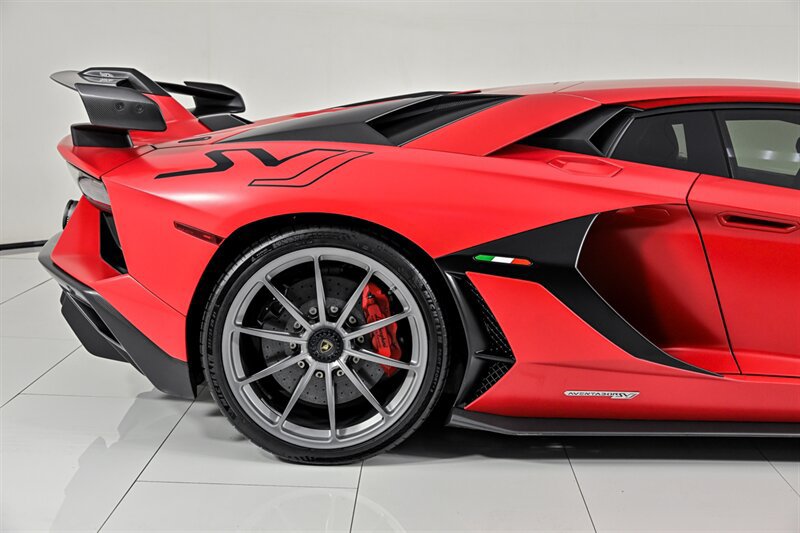 Used 2019 Lamborghini Aventador SVJ AWD/4WD image 25