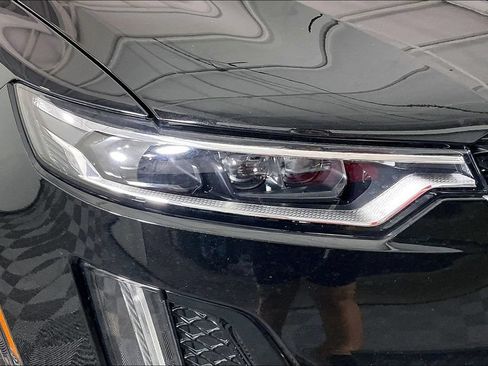Used 2024 Cadillac XT6 Sport w/ Platinum Package AWD/4WD image 38