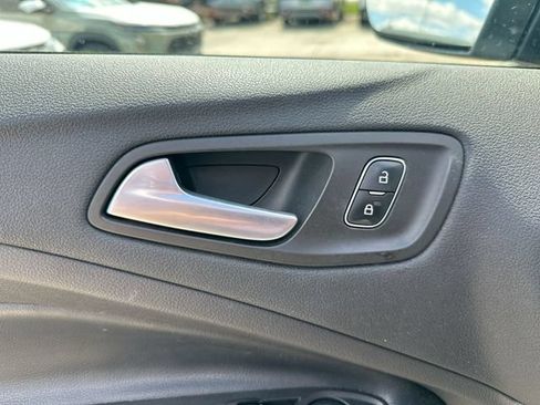 Used 2019 Ford Escape SE FWD image 46