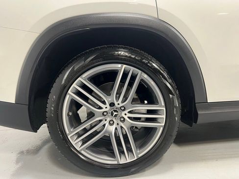 Used 2024 Mercedes-Benz GLS 450 4MATIC image 15