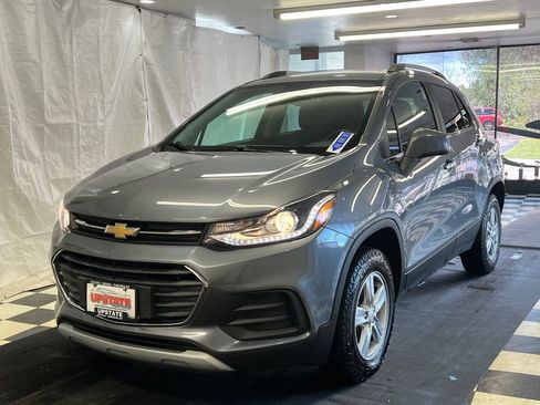 Used 2019 Chevrolet Trax LT w/ LT Convenience Package AWD/4WD image 3