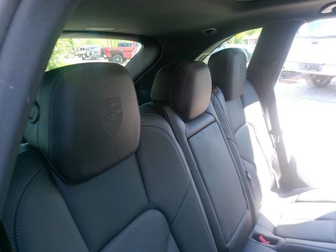Used 2014 Porsche Cayenne Platinum Edition AWD/4WD image 18