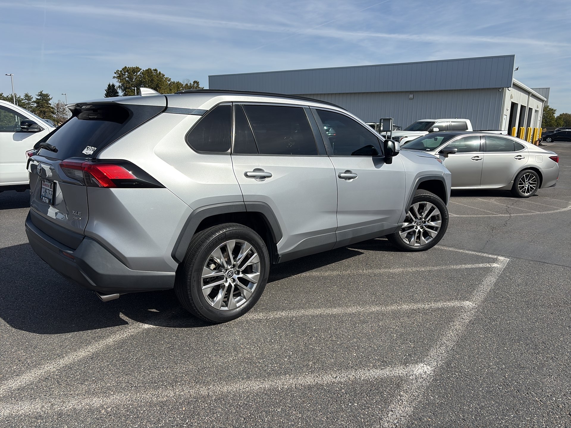 Certified 2021 Toyota RAV4 XLE Premium AWD/4WD image 9