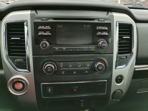 Used 2017 Nissan Titan SV image 22