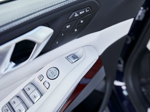 Used 2024 BMW ALPINA XB7 AWD/4WD image 34