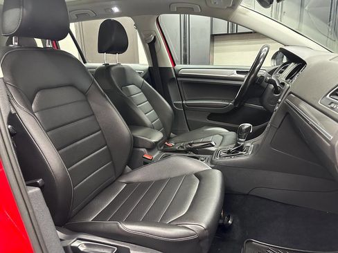 Used 2017 Volkswagen Golf Alltrack SEL image 25
