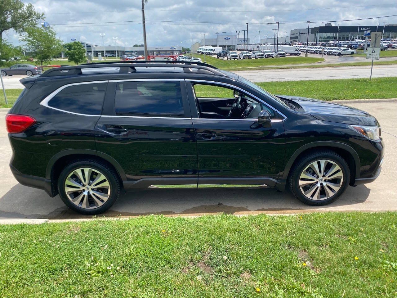 Used 2020 Subaru Ascent Limited w/ Technology Package AWD/4WD image 6