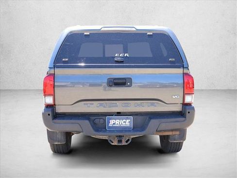 Used 2019 Toyota Tacoma TRD Off-Road AWD/4WD image 6