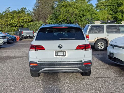 Certified 2023 Volkswagen Taos SE w/ Black Wheel Package image 4