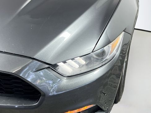 Used 2017 Ford Mustang Coupe RWD image 12