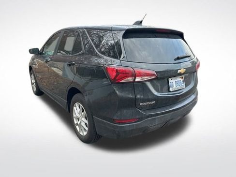 Used 2022 Chevrolet Equinox LS w/ LS Convenience Package image 3
