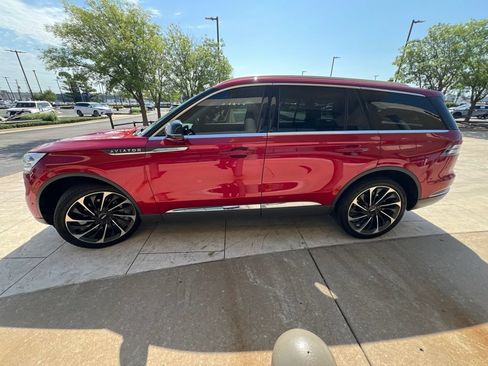 Used 2020 Lincoln Aviator Reserve w/ Equipment Group 202A AWD/4WD image 3