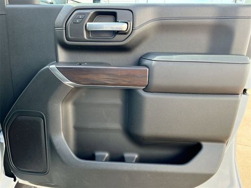 Used 2021 GMC Sierra 2500 SLT w/ SLT Convenience Package image 40