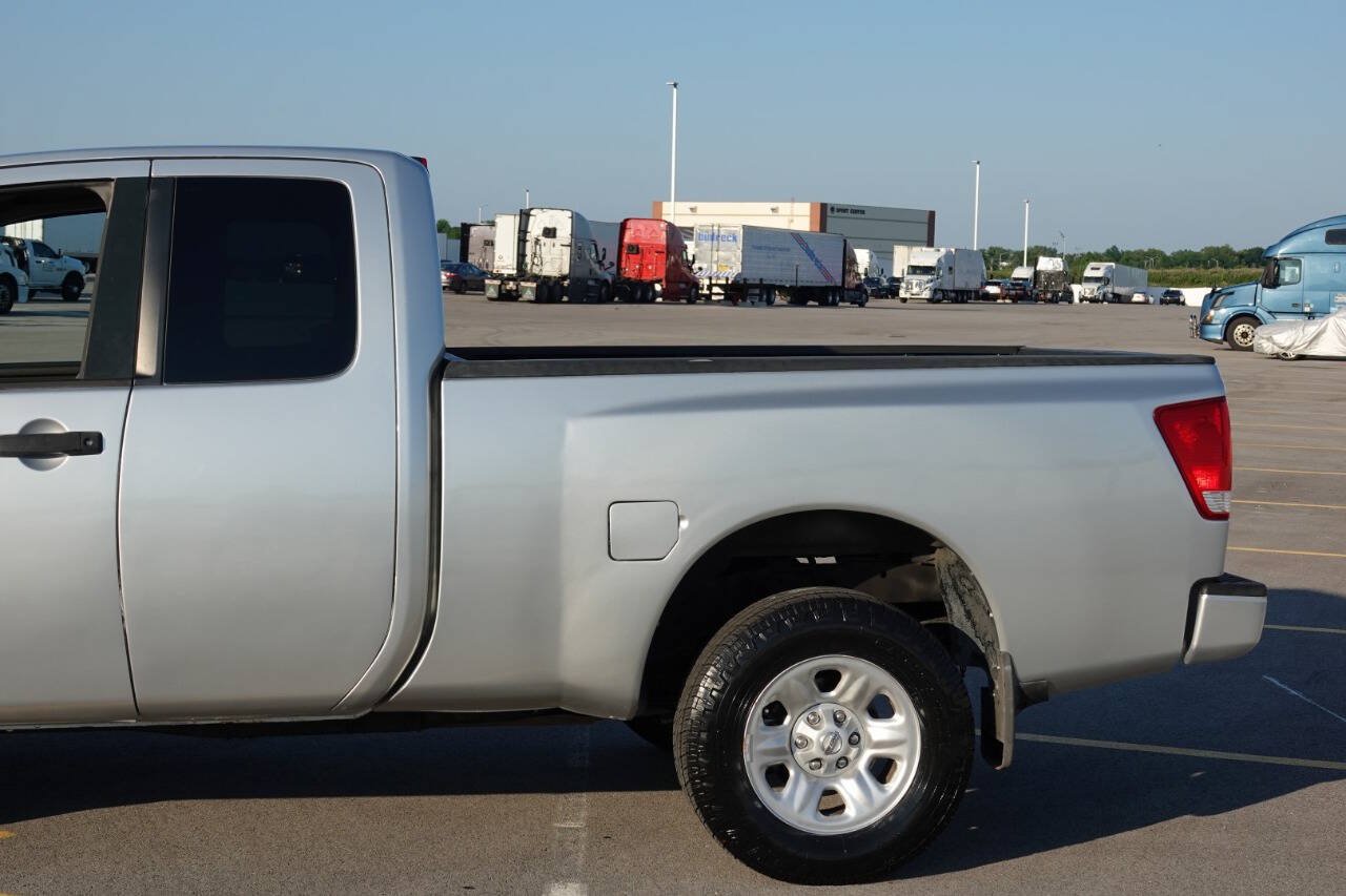 Used 2004 Nissan Titan XE w/ (PRF) Preferred Pkg AWD/4WD image 15