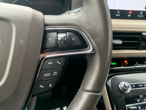 Used 2022 Lincoln Nautilus FWD w/ Premium Package image 26