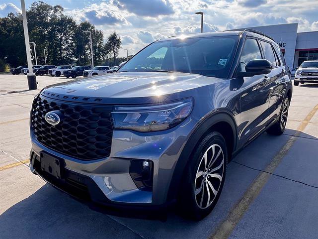 Used 2025 Ford Explorer ST-Line w/ Premium Package RWD image 9