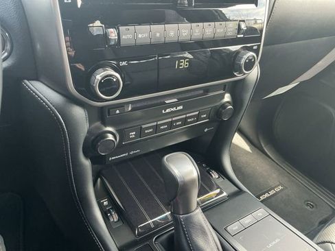 Used 2023 Lexus GX 460 Premium w/ Premium Package image 22