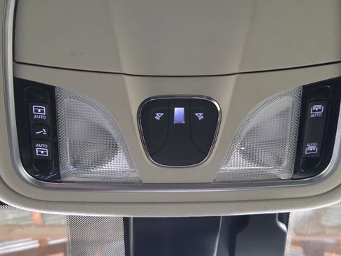 Used 2016 Chrysler 200 C image 26