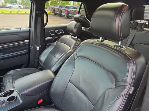 Used 2016 Ford Explorer Limited w/ Equipment Group 301A FWD image 15