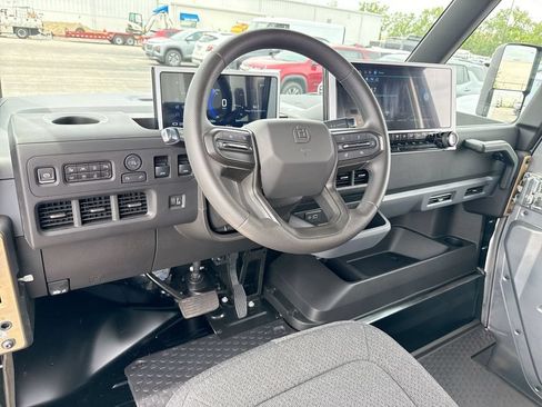 Used 2024 Chevrolet Brightdrop 600 w/ Battery Pack, Max Range AWD/4WD image 18