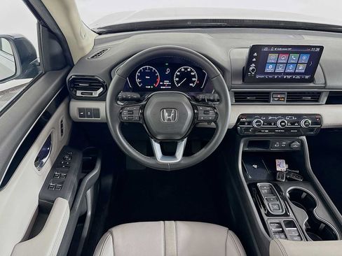 Certified 2024 Honda Pilot Touring image 21