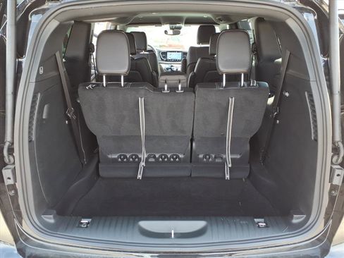 New 2027 Chrysler Pacifica Select FWD image 15