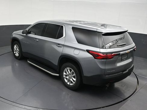 Used 2023 Chevrolet Traverse LS FWD image 18