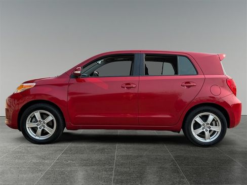Used 2009 Scion xD FWD image 2