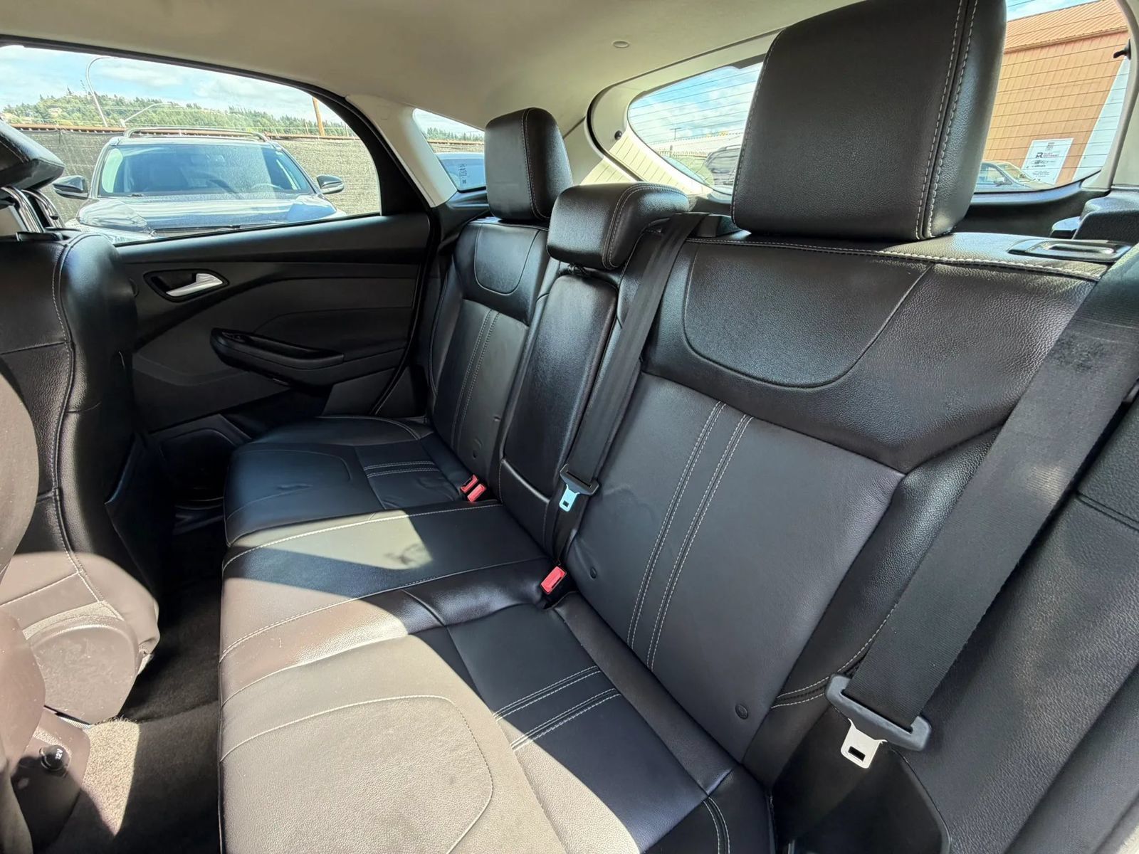 Used 2014 Ford Focus Titanium FWD image 26