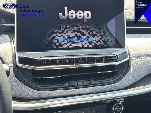 Used 2024 Jeep Compass Latitude AWD/4WD image 28